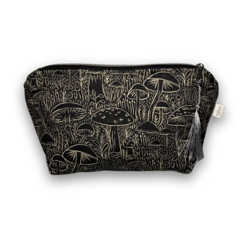 Voyager Bag – Black Mushrooms